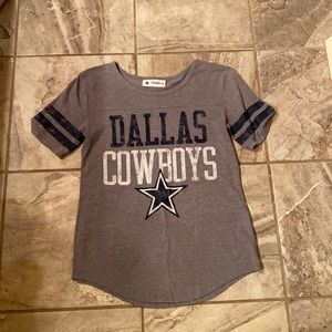 Dallas cowboys womens tshirt size small. EUC